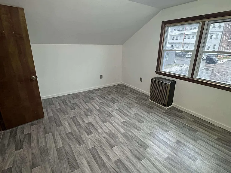 415 Washington Ave #2 — Photo 14