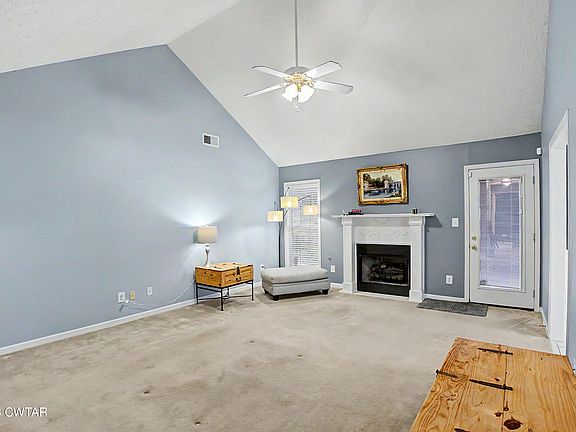 2nd image of 119 Bent Oaks Dr