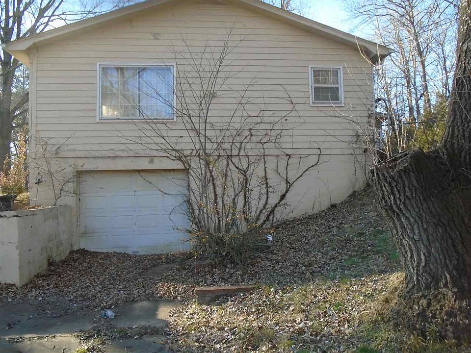 2nd image of 112 Sycamore Ln