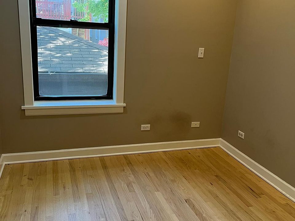 1st image of 5014 N Oakley Ave #2
