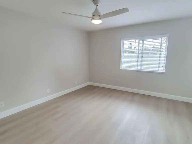 4138 Lois St #B — Photo 22