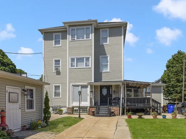 506 Snell St, Fall River, MA 02721