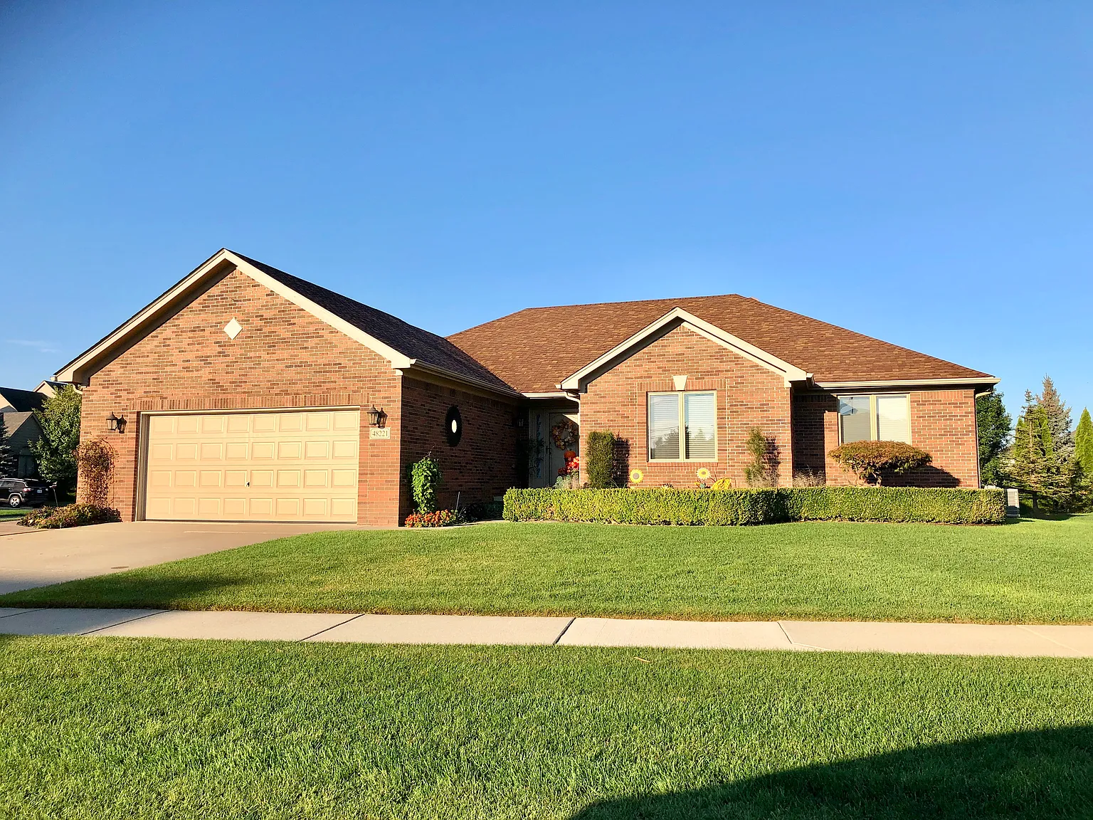 48221 Ellington Dr photo 1