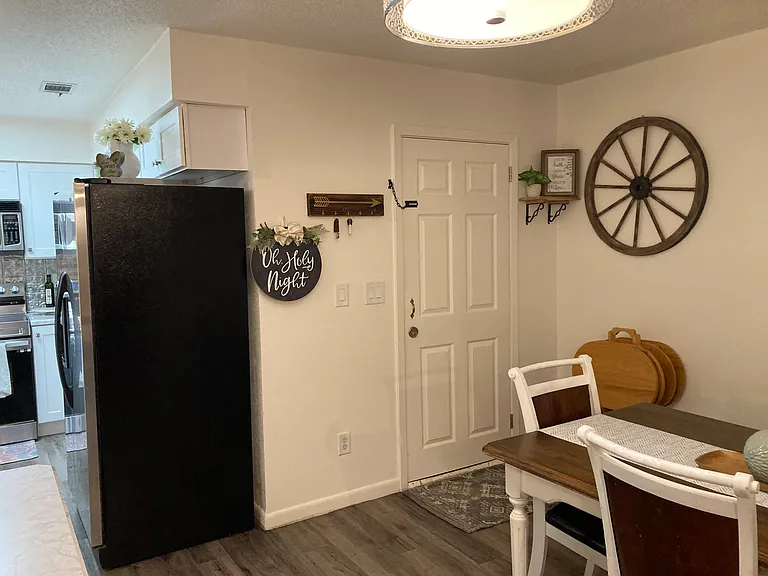 205 SE Jonathan Way — Photo 11