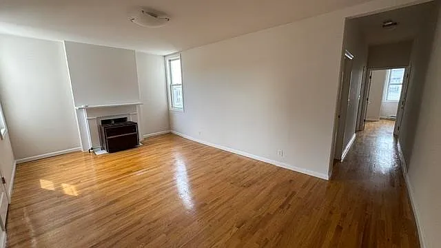 560 Newark Ave #3R — Photo 2