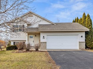1307 Leo Ln, Buffalo, MN 55313