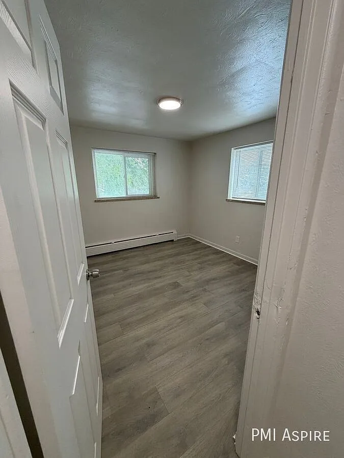 Spacious First Level 1 Bedroom, 1 Bath Apartment near Ruby Hill Park and easy access to Sante Fe ... — Photo 2
