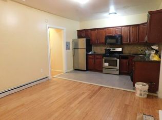 346 E 195th St #1, Bronx, NY 10458