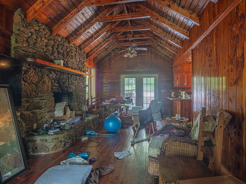 19th image of 162 Tracy Rd