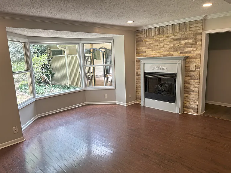 2109 Villaret Dr SW — Photo 6