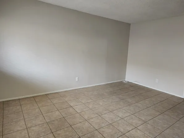 2323 Huntington Ln #J, Redondo Beach, CA 90278