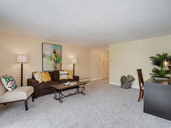 4th image of 1090 N Lafayette St APT 201