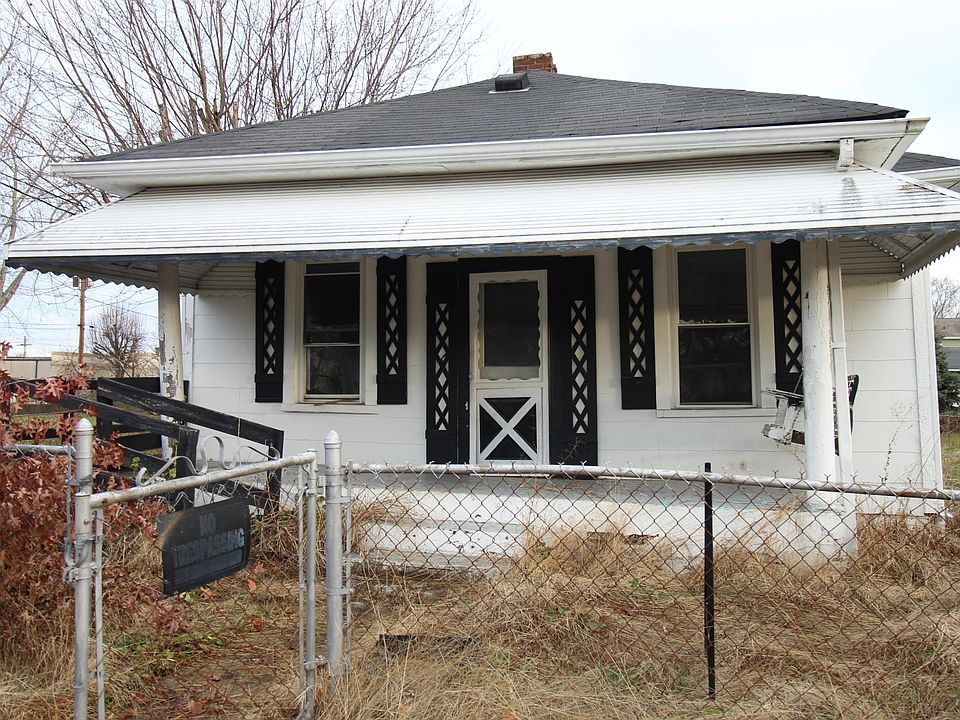 1st image of 2200 Maxwell Ave