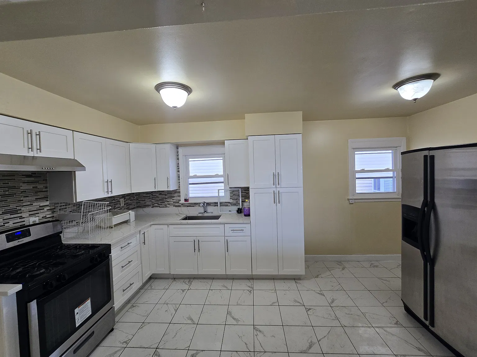 3 bed, 1250 sqft, $3,000 — Photo 4