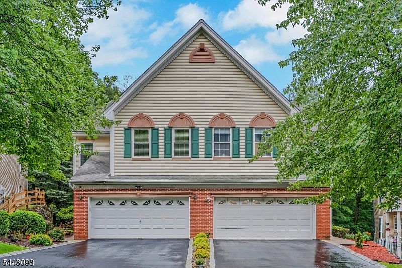 1st image of 34 Eider Ct