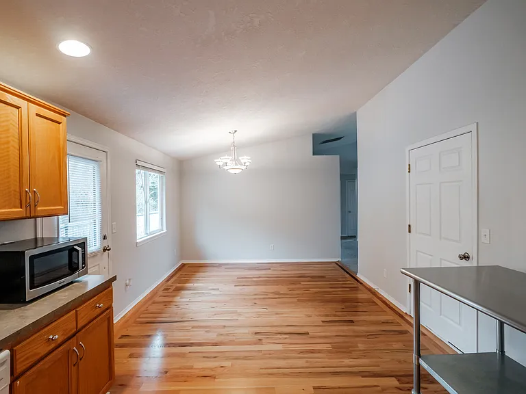 831 NW Teak Loop — Photo 28
