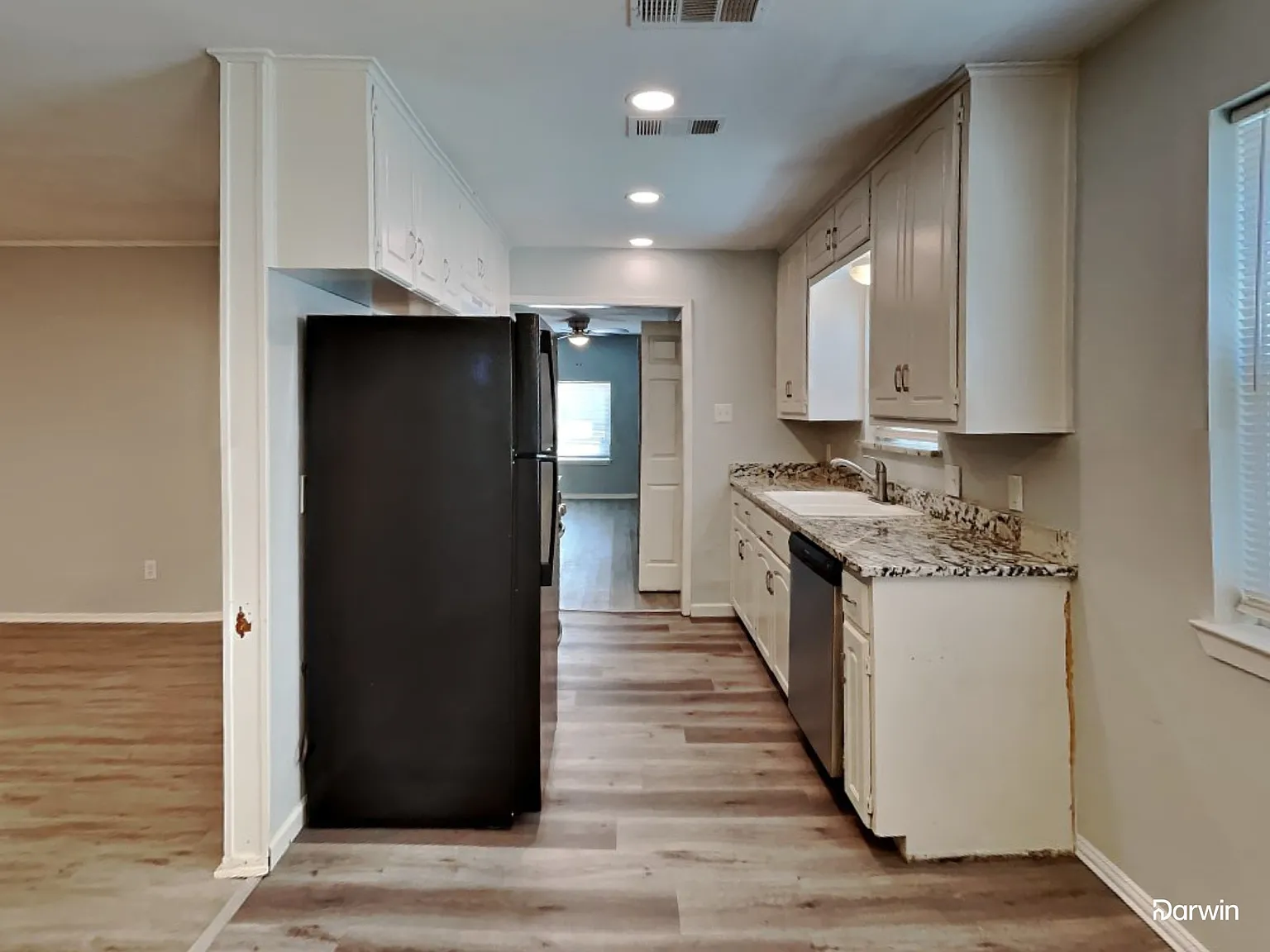 4 bed, 2.0 bath, 1776 sqft, $2,100 — Photo 3