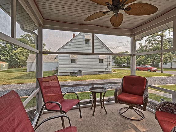 2nd image of 169 Oaklawn Ter