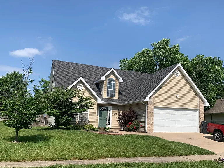 3604 Churchill Dr — Photo 2