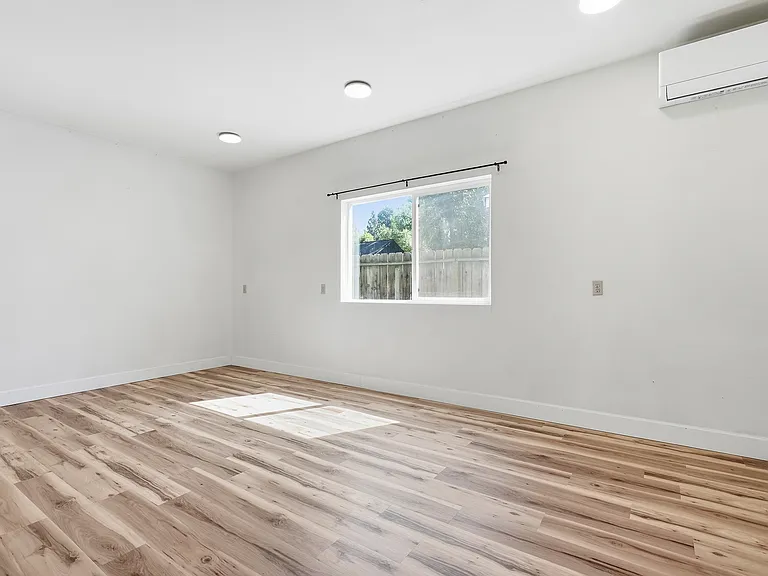 510 NE Quimby Ave #2 — Photo 11