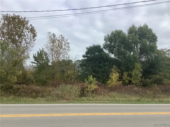 Shawnee Rd #6, Sanborn, NY 14132