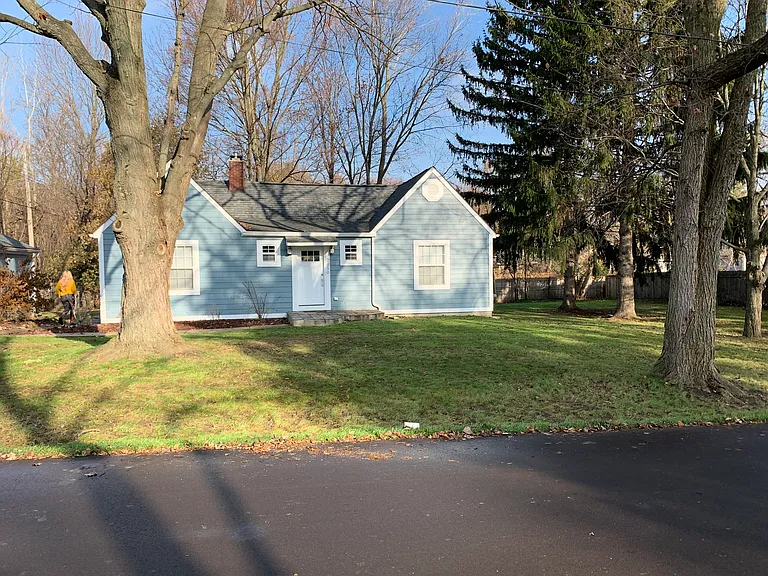 2050 Wycliffe Ave — Photo 16