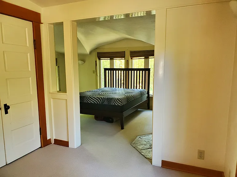 4470 Willamette St — Photo 3