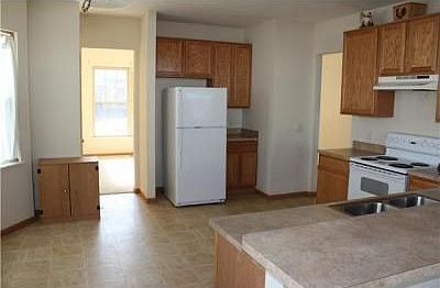 4th image of 463 Yale Cir