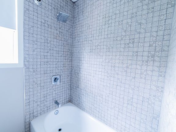 3rd image of 4375 Elm Ave APT 2