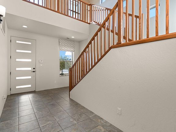 5th image of 10944 Esmeralda Dr NW