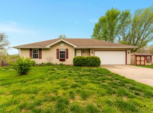 813 N 41st St, Nixa, MO 65714