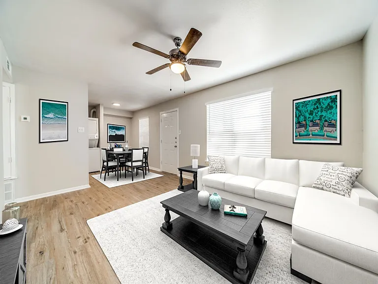 The Oaks Apartments At Medical Center — Photo 7