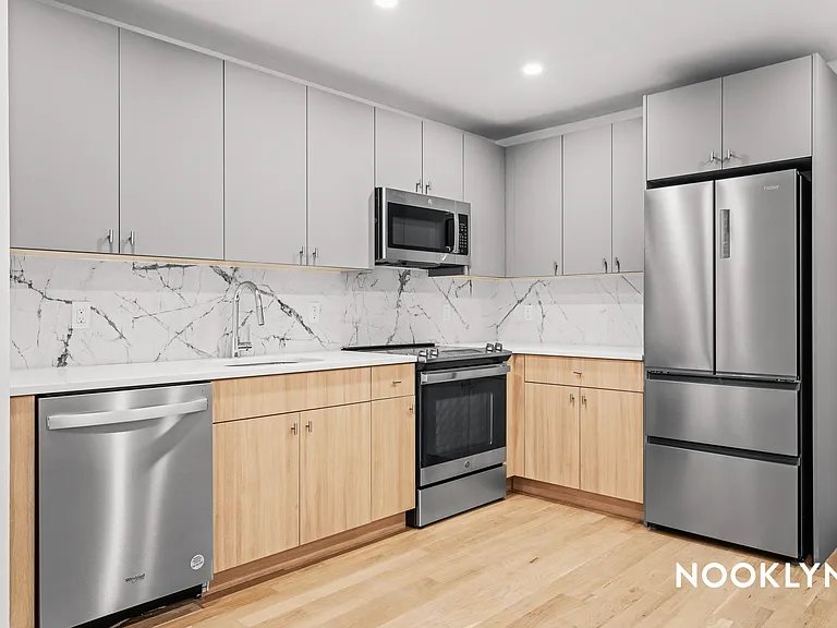 45 Lenox Rd #4D — Photo 4