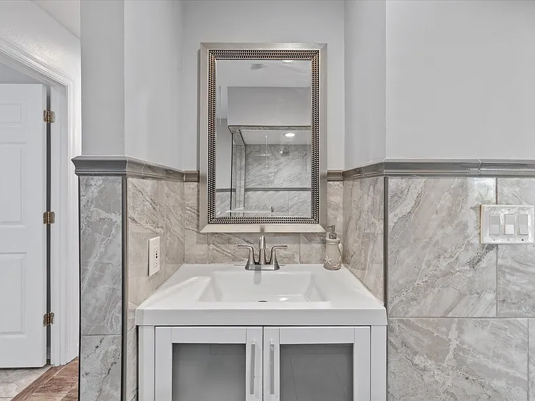 3534 Seaway Dr — Photo 37