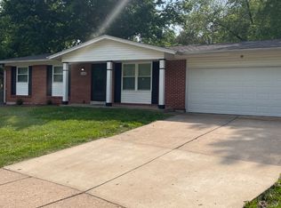 11905 San Andres Dr, Saint Louis, MO 63138