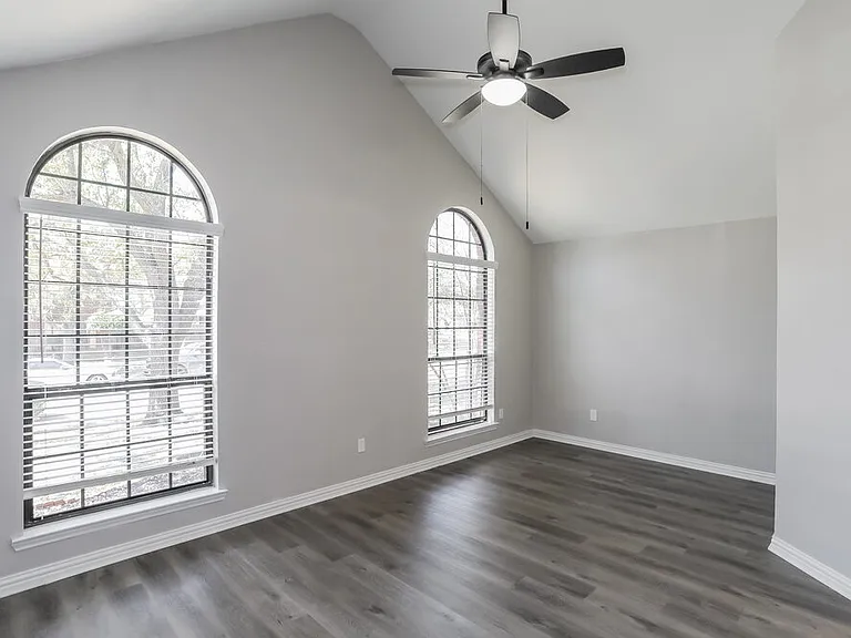 6936 Bentley Ave — Photo 9
