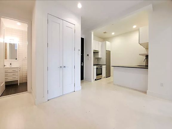 2nd image of 1004 Fulton St APT 4F