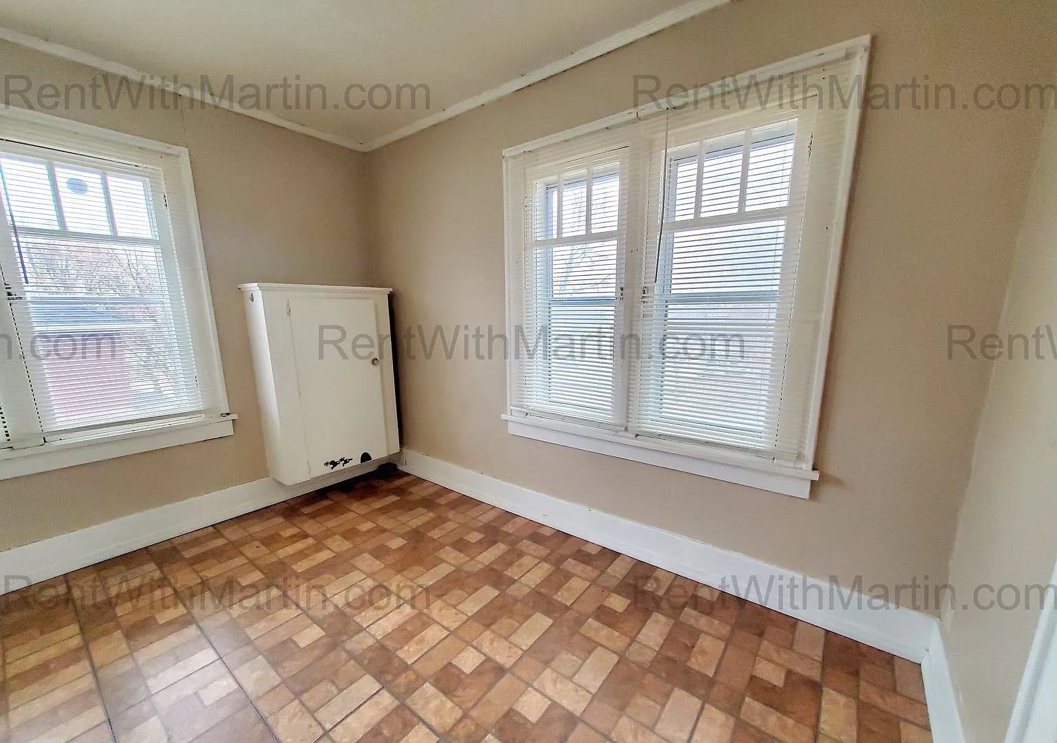 808-810 W 2nd St — Photo 3