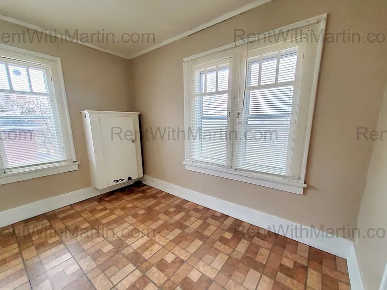 808-810 W 2nd St — Photo 3
