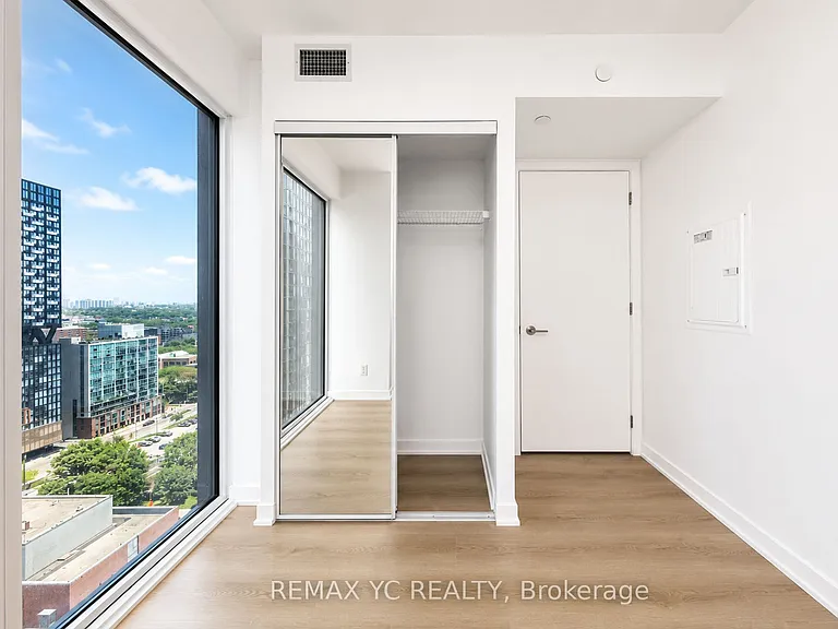 100 Queen St E #2515 — Photo 18