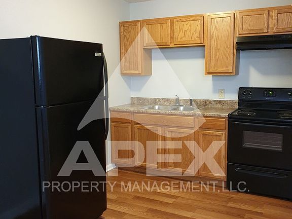 5th image of 2700 Holbrook Dr APT 9