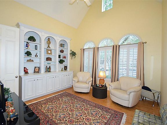 5th image of 3923 Turnberry Dr