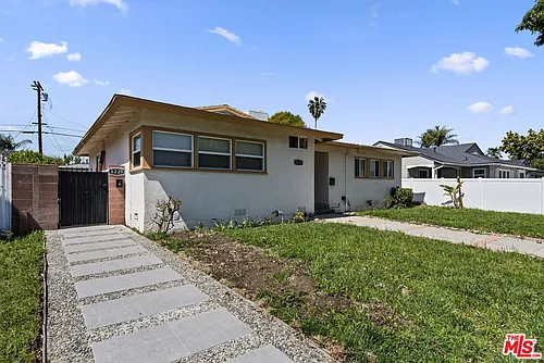 6229 Sylvia Ave Photo 1