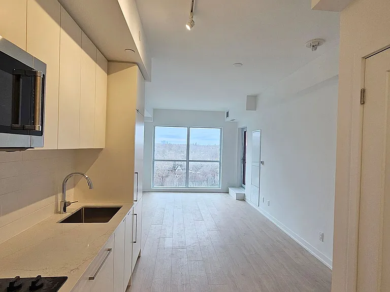 181 Sheppard Ave E #715 — Photo 3