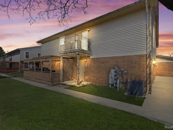 68405 Rosewood Ln, Richmond, MI 48062