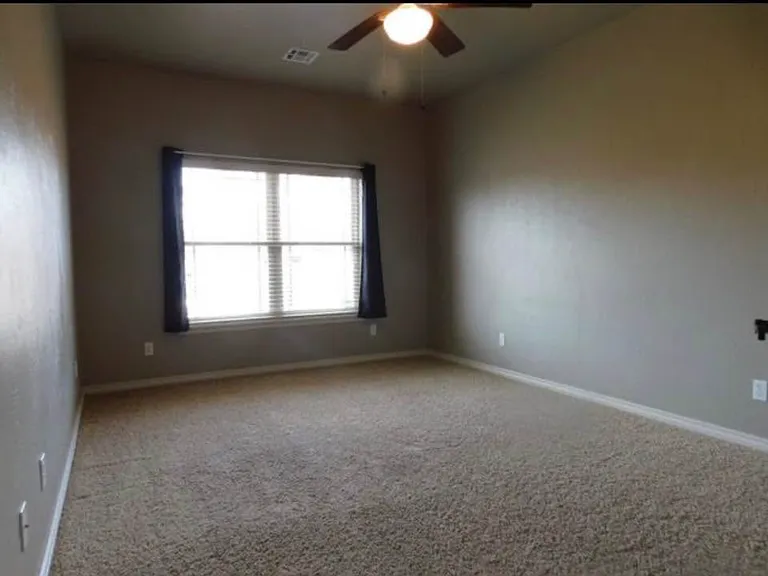 1013 E Camden Ln — Photo 6