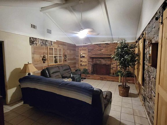 4th image of 8609 Pine Cone Dr