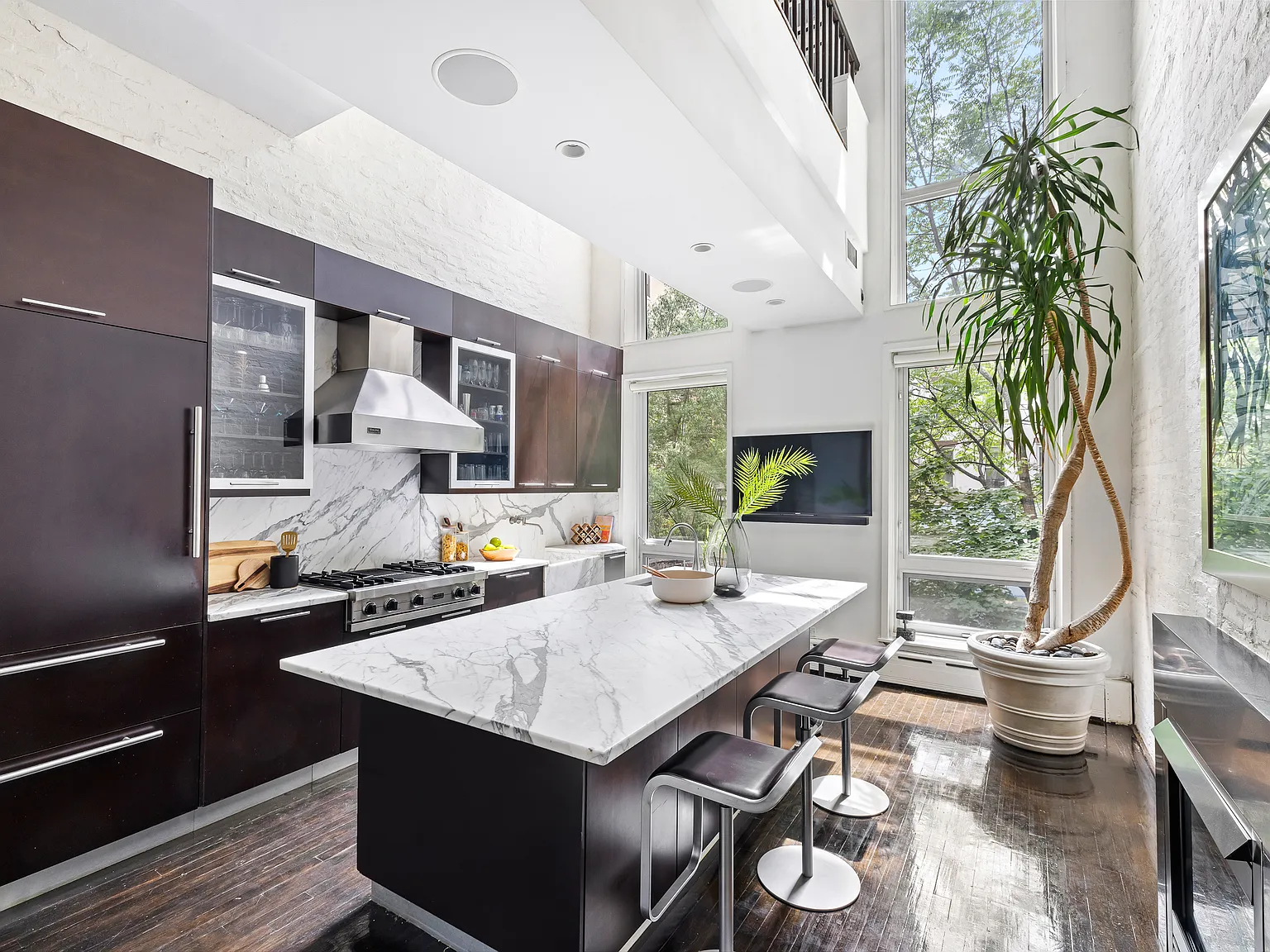 262 West 25th Street — Photo 2