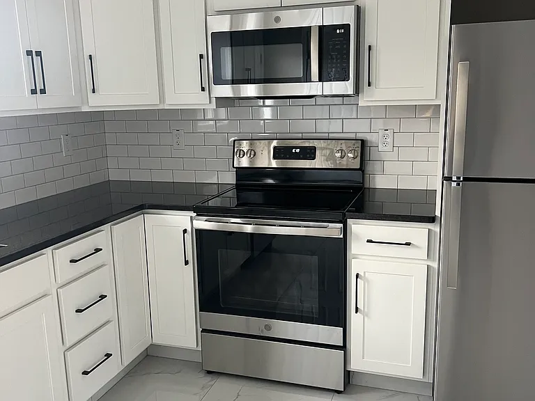 60-62 White Rock Rd — Photo 1