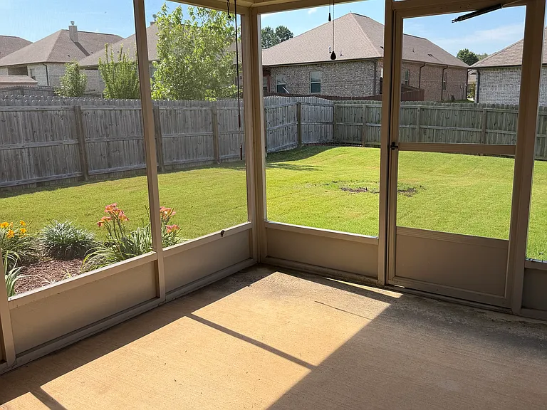 2419 Belltown Dr SW — Photo 15